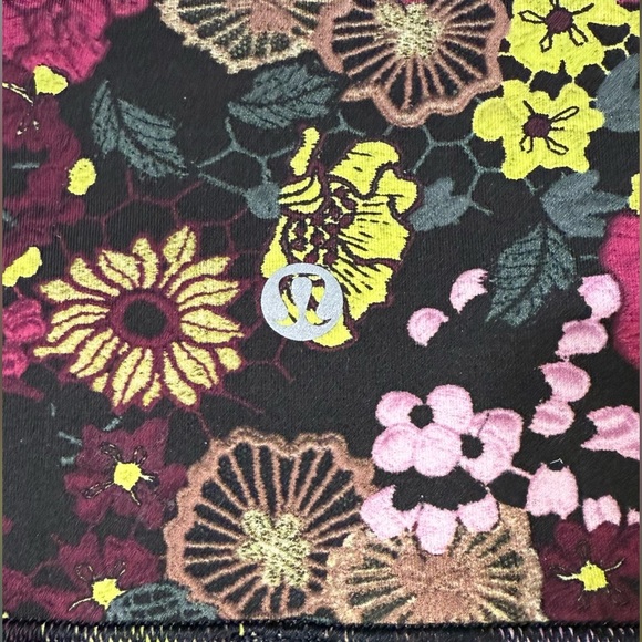 Lululemon Wunder Under Hi-Rise Tight
28" Fluorolace Multi - Picture 3 of 4